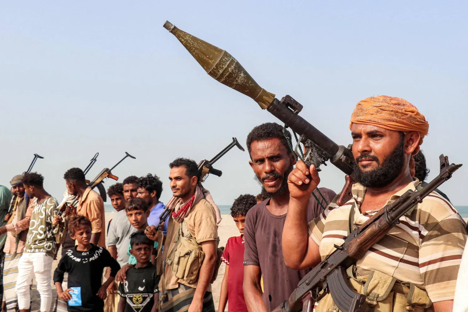 انهيارات في صفوف الحوثيين وتحرير مدينة المخا اليمنية
