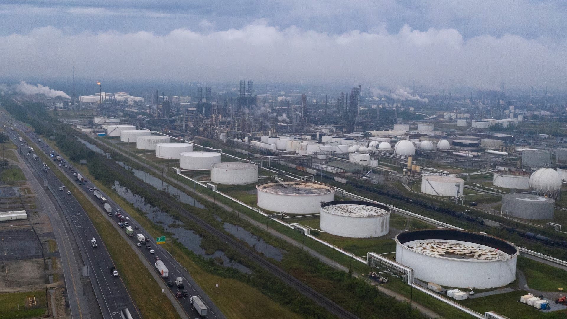 US Strategic Oil Reserve Depletion Drives Energy Cost Surge | Cross-Border Logistics Impact 2025